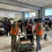 Berikan Rasa Aman dan Nyaman Bagi Pengguna Jasa Penerbangan Personil Polisi Berseragam Lengkap Sisir Area Terminal 2 Bandara Soetta